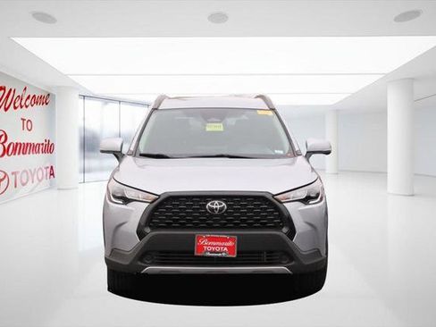 Certified 2024 Toyota Corolla Cross LE image 4