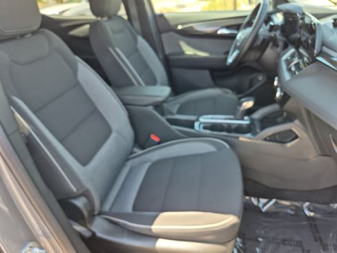 Used 2025 Chevrolet TrailBlazer LT w/ Convenience Package FWD image 24