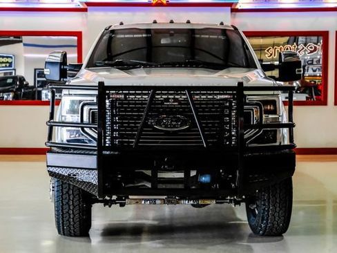 Used 2022 Ford F350 Platinum w/ FX4 Off-Road Package AWD/4WD image 10
