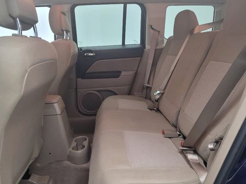 Used 2017 Jeep Patriot Latitude AWD/4WD image 18