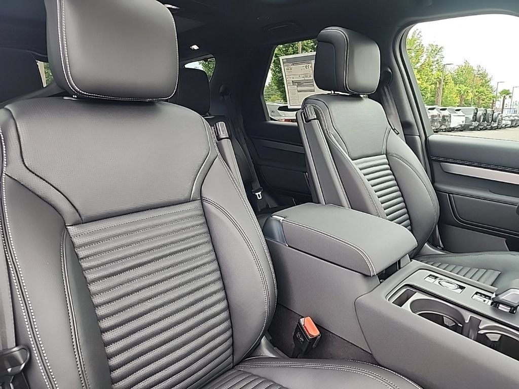 New 2026 Land Rover Discovery Limited Edition AWD/4WD image 21