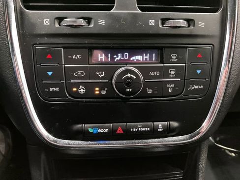 Used 2018 Dodge Grand Caravan GT image 22