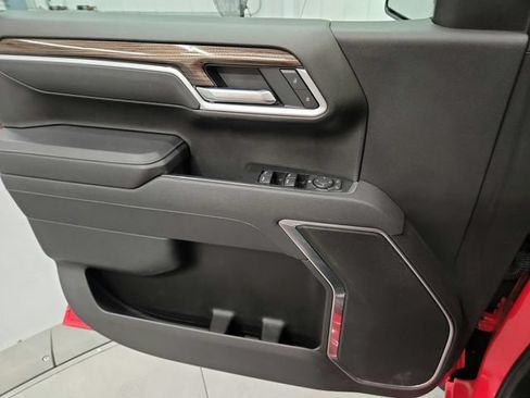 Used 2025 Chevrolet Silverado 1500 LT AWD/4WD image 32