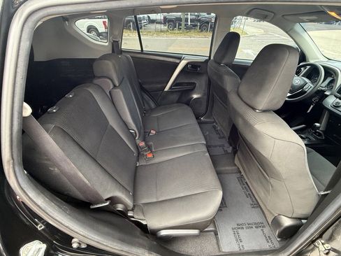 Used 2018 Toyota RAV4 LE w/ All Weather Liner Package AWD/4WD image 16