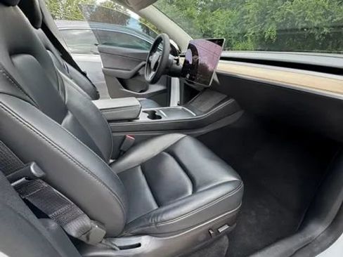 Used 2022 Tesla Model Y Long Range AWD/4WD image 15