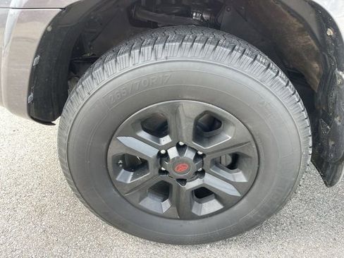 Used 2020 Toyota 4Runner SR5 AWD/4WD image 10