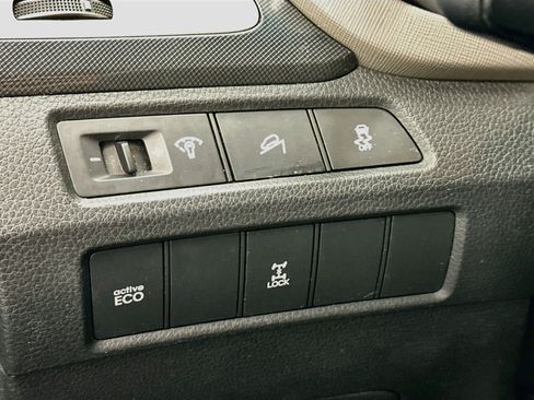 Used 2014 Hyundai Santa Fe Sport AWD/4WD image 17