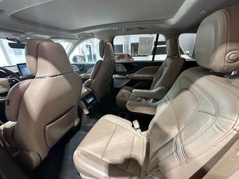 Used 2020 Lincoln Aviator Reserve w/ Equipment Group 202A AWD/4WD image 11