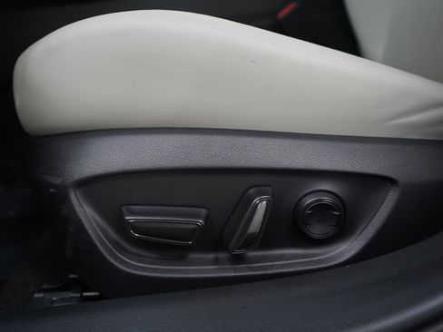 Used 2025 Toyota Prius Limited image 23