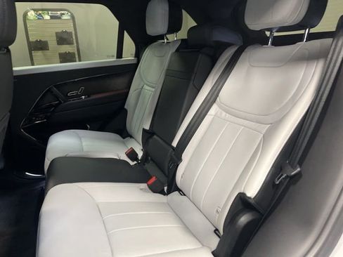 Used 2023 Land Rover Range Rover Sport SE Dynamic image 23