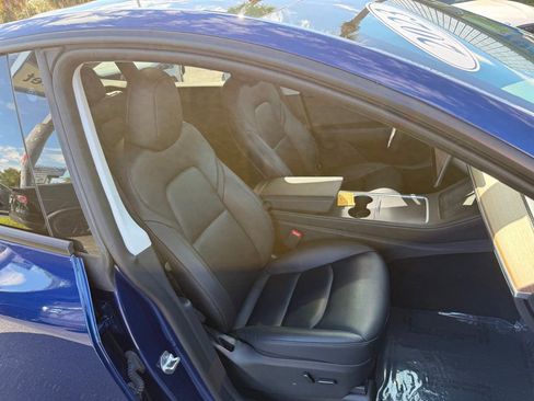 Used 2023 Tesla Model Y Performance image 33