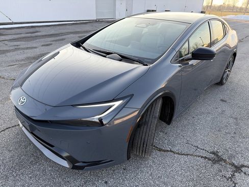 Used 2024 Toyota Prius Limited image 9