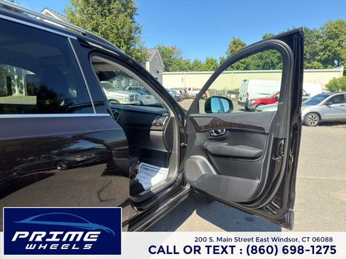 Used 2016 Volvo XC90 T6 Momentum w/ Momentum Plus Package AWD/4WD image 17