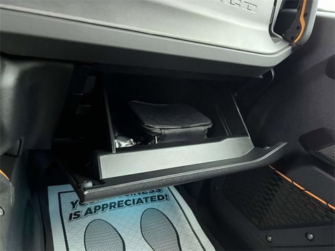 Used 2024 Ford Bronco Badlands image 38