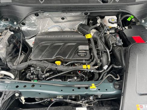 Used 2025 Chevrolet Trax LT w/ LT Convenience Package image 25