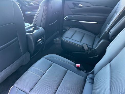 Used 2025 Chevrolet Traverse High Country FWD image 10