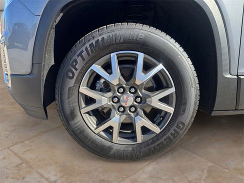 Used 2022 GMC Acadia SLE image 14