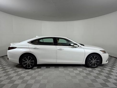 Used 2023 Lexus ES 250 w/ Premium Package AWD/4WD image 8