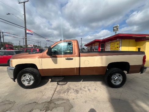 Used 2014 Chevrolet Silverado 2500 W/T AWD/4WD image 7