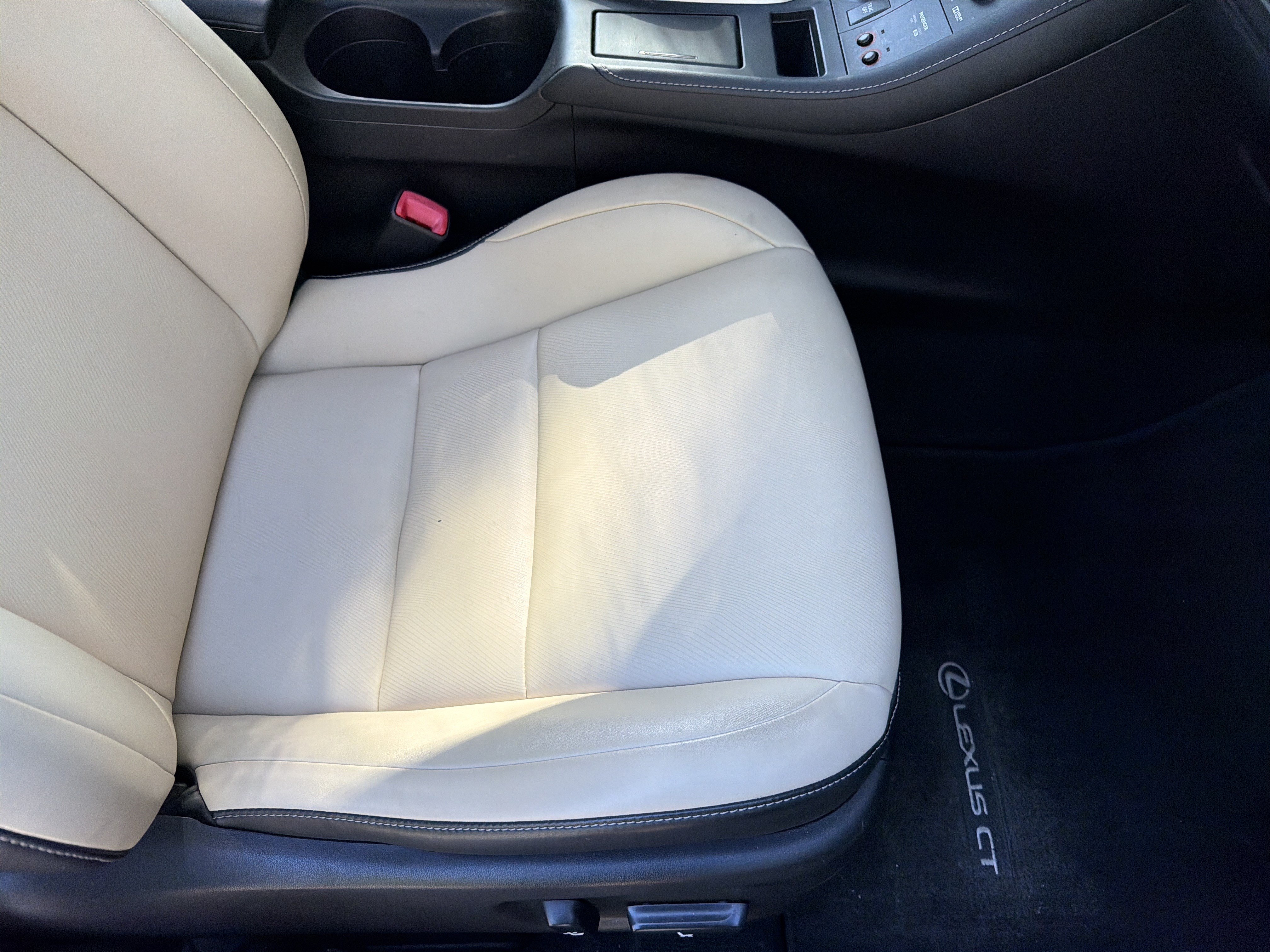 Used 2015 Lexus CT 200h w/ Navigation Package FWD image 42