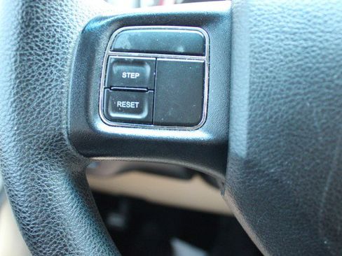 Used 2015 Dodge Grand Caravan SXT FWD image 27