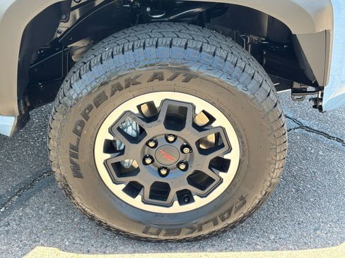 Used 2025 Toyota 4Runner TRD Off-Road Premium w/ Tow Technology Package AWD/4WD image 8