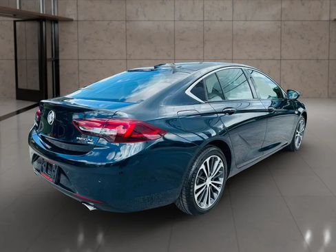 Used 2018 Buick Regal Preferred w/ Driver Confidence Package #1 AWD/4WD image 3