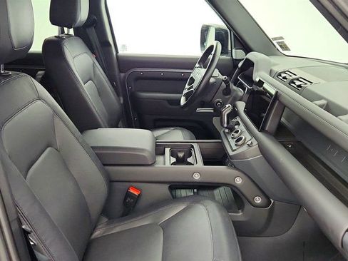 Used 2024 Land Rover Defender 130 X-Dynamic SE image 26