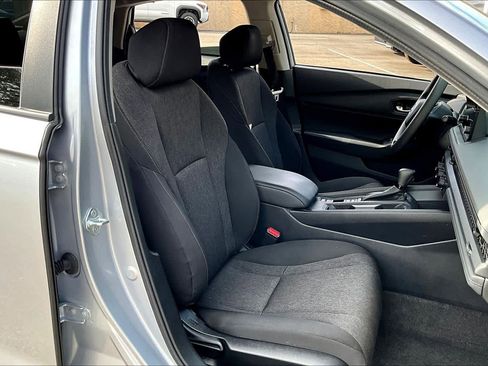 Used 2023 Honda Accord LX image 9