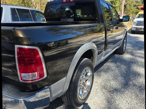 Used 2013 RAM 1500 Laramie w/ Convenience Group image 9