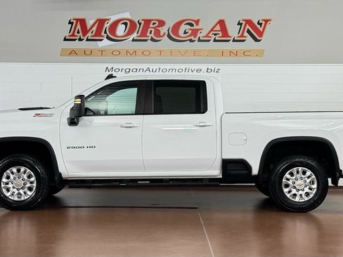 Used 2022 Chevrolet Silverado 2500 LT w/ Convenience Package image 6