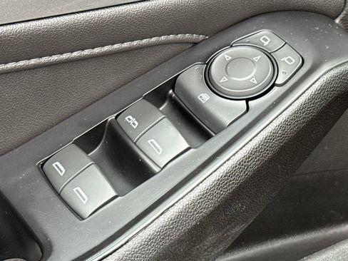 Used 2023 Chevrolet Traverse LT AWD/4WD image 21