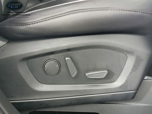 Used 2023 Ford Explorer XLT w/ Equipment Group 202A image 34