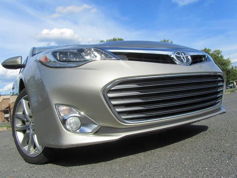 Used 2015 Toyota Avalon XLE Touring FWD image 1
