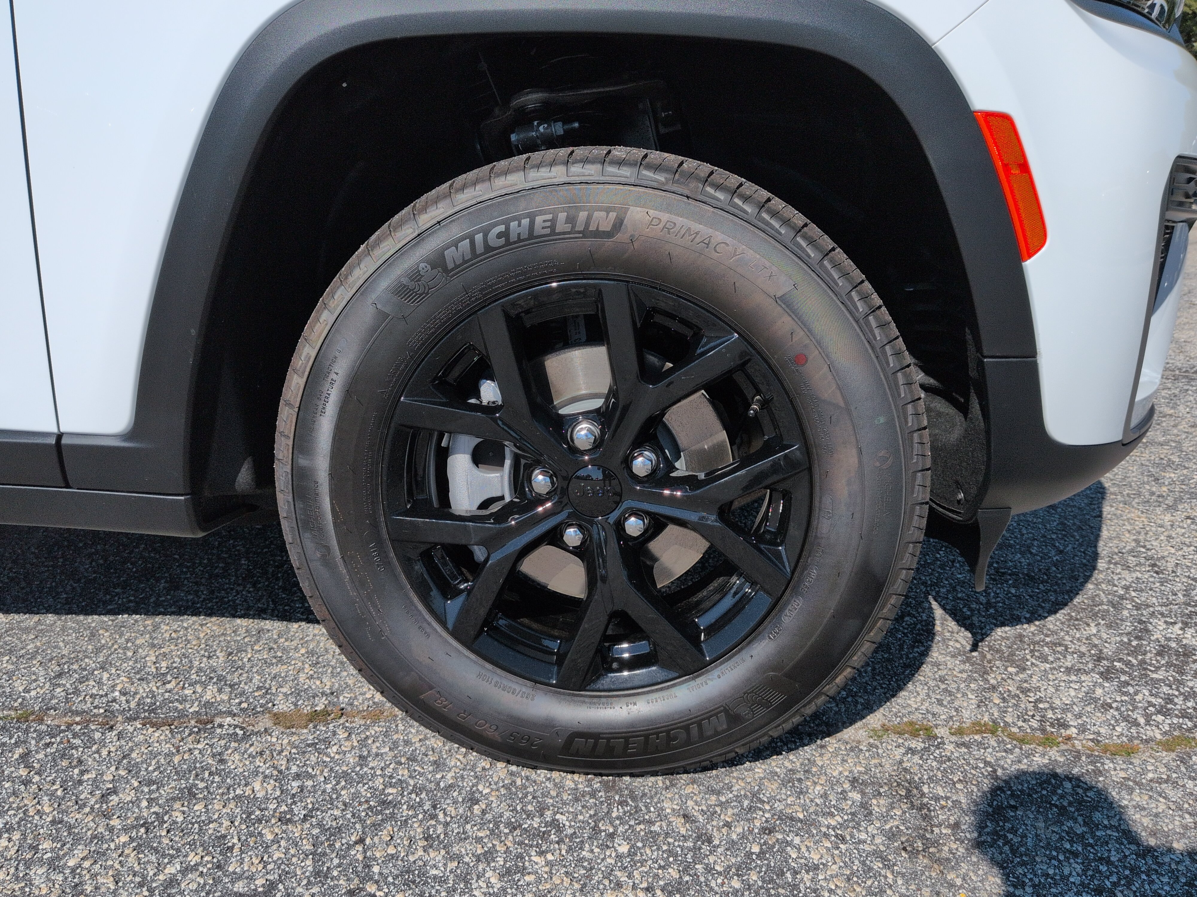 New 2026 Jeep Grand Cherokee Altitude AWD/4WD image 9