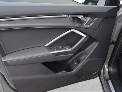 Used 2025 Audi Q3 2.0T Premium w/ Convenience Package image 24