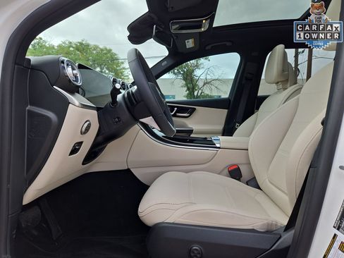 Used 2025 Mercedes-Benz GLC 300 image 16