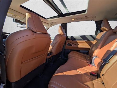 Used 2024 INFINITI QX60 Sensory w/ Vision Package image 17