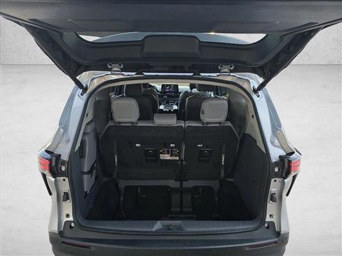 Used 2024 Toyota Sienna XLE image 26