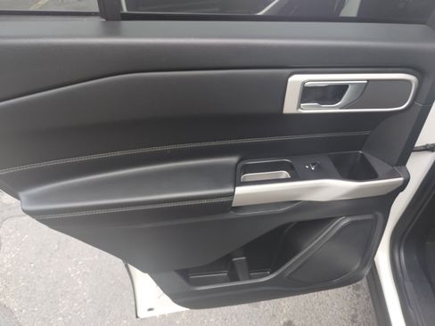 Used 2022 Ford Explorer XLT w/ Class IV Trailer Tow Package image 16