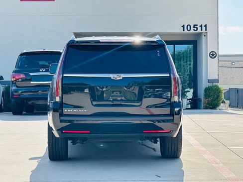 Used 2018 Cadillac Escalade 4WD image 9