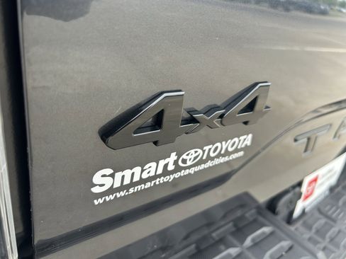 Used 2023 Toyota Tacoma Limited w/ Nightshade Package AWD/4WD image 9