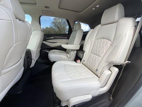 Used 2024 Buick Enclave Avenir image 31