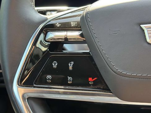 Certified 2026 Cadillac Vistiq Platinum w/ LPO, Floor Liner Package AWD/4WD image 37