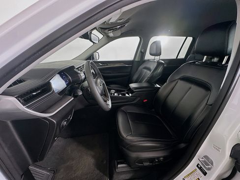 Used 2023 Jeep Grand Cherokee L Limited image 13