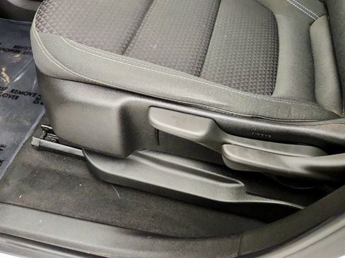 Used 2022 Chevrolet Bolt EUV LT FWD image 11