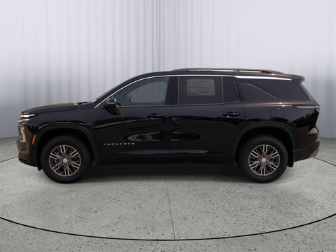New 2025 Chevrolet Traverse LT w/ Driver Confidence Package image 4