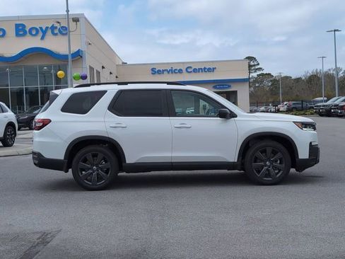 New 2026 Honda Pilot Sport image 6