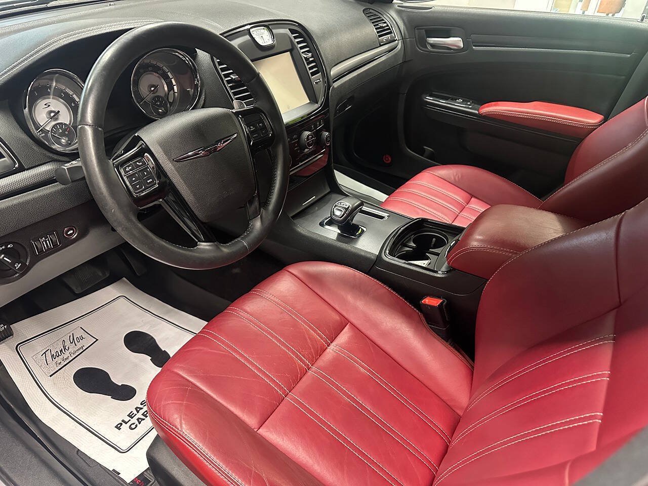Used 2013 Chrysler 300 S RWD image 14