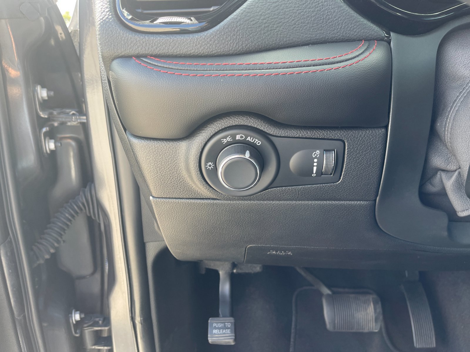 Used 2025 Dodge Durango R/T AWD/4WD image 33